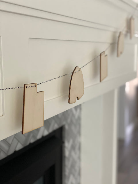 Natural wood beehive & Utah shape banner